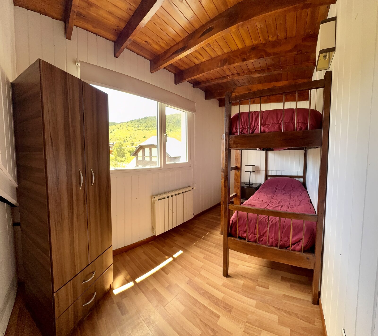 Dpto 1110 - dormitorio con cama cucheta y vista