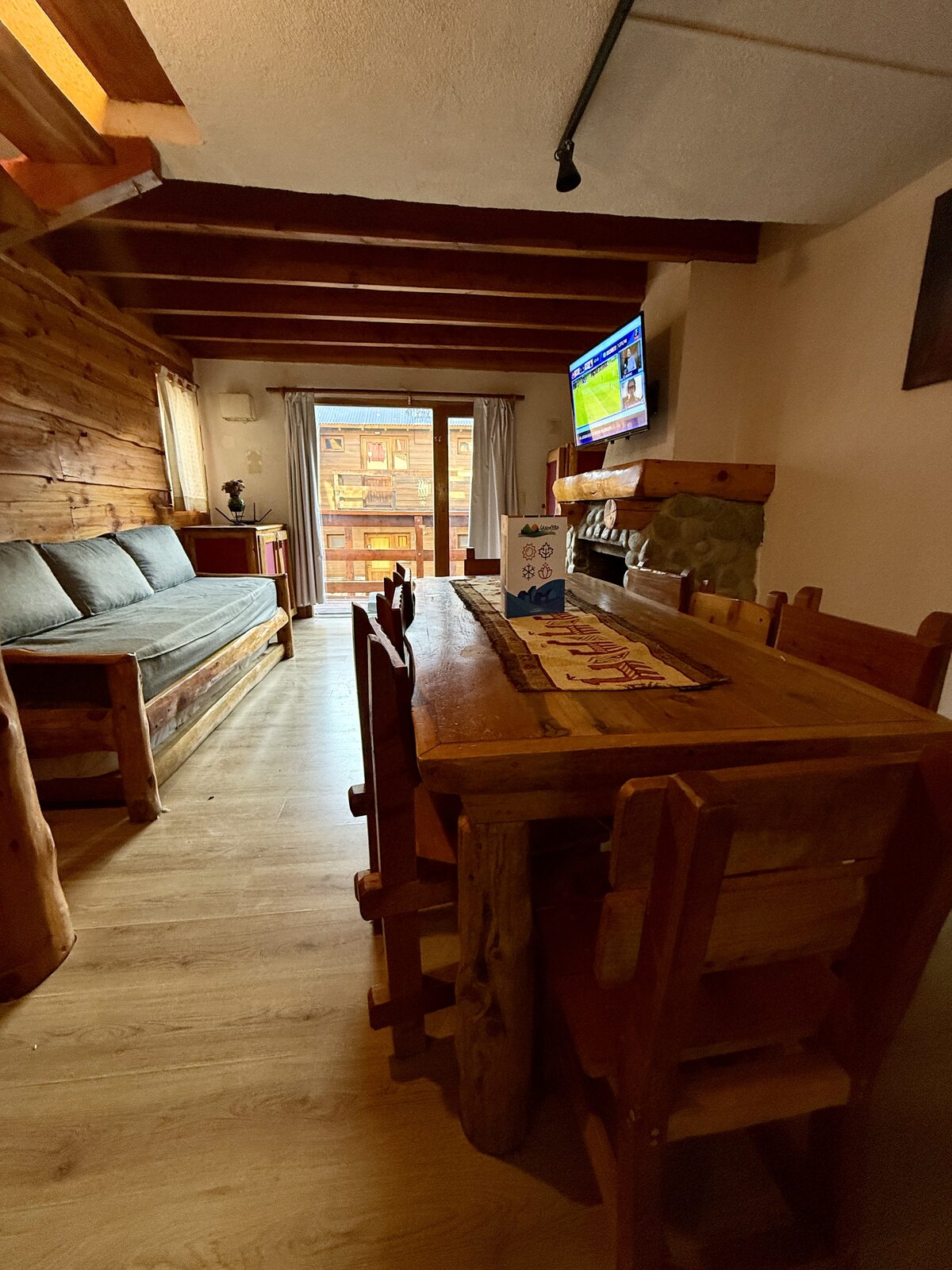 Dpto 310 - living-comedor para 8 con vista