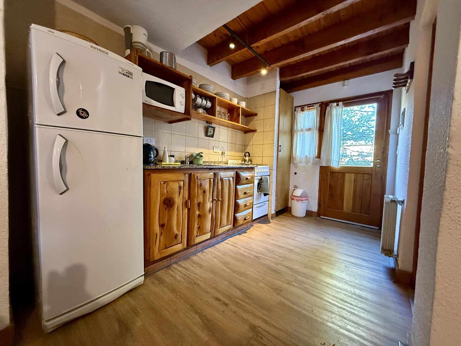 Dpto 310 - cocina totalmente equipada con heladera c/freezer