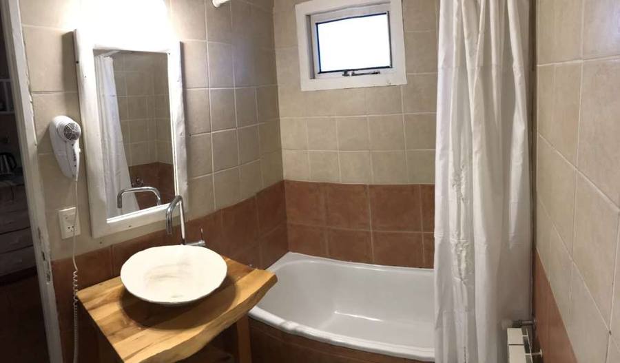 Dpto 33 - baño completo con bañera