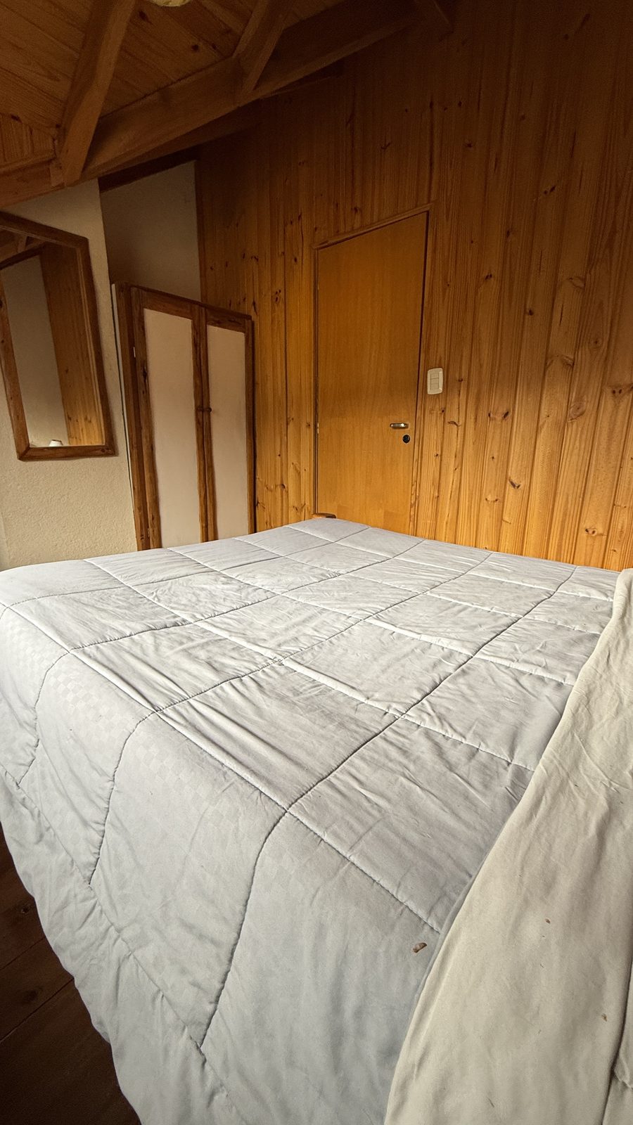 Dpto 44 - cama matrimonial detalle