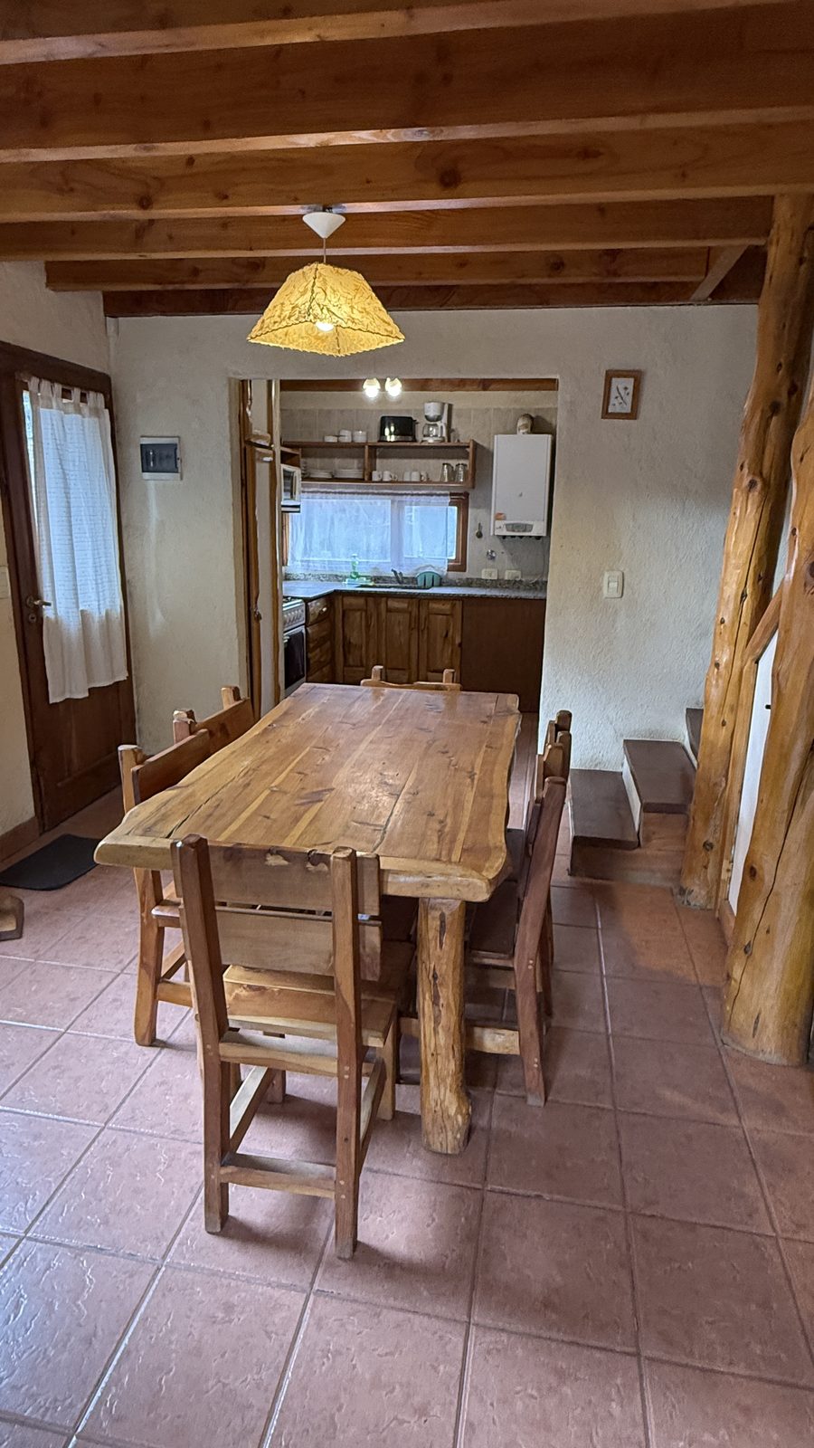 Dpto 44 - comedor con vista a la cocina
