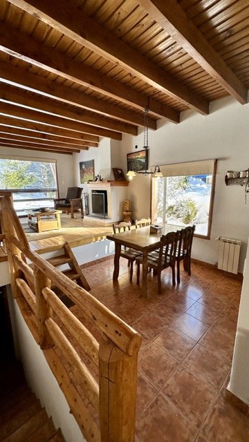 Dpto 63 - dormitorio con vista al Cerro Catedral