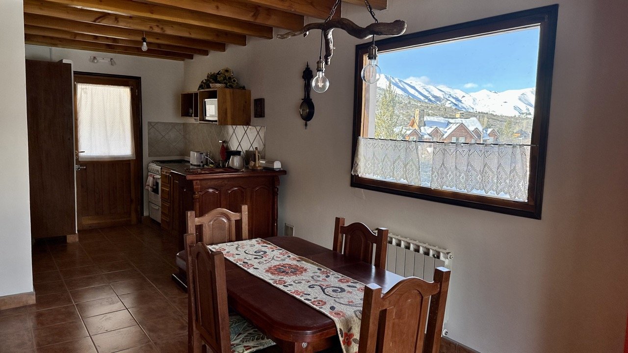 Dpto 67 - comedor con vista a la montaña