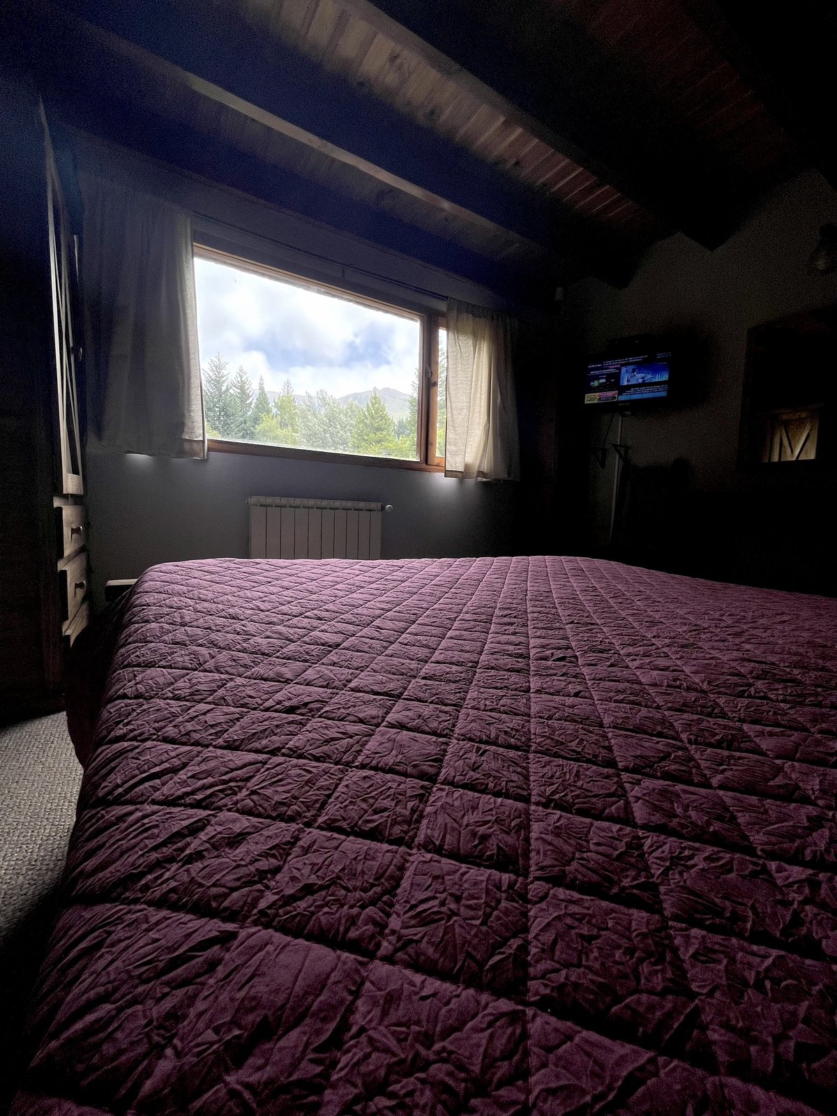 Dpto 71 - dormitorio con vista al cerro